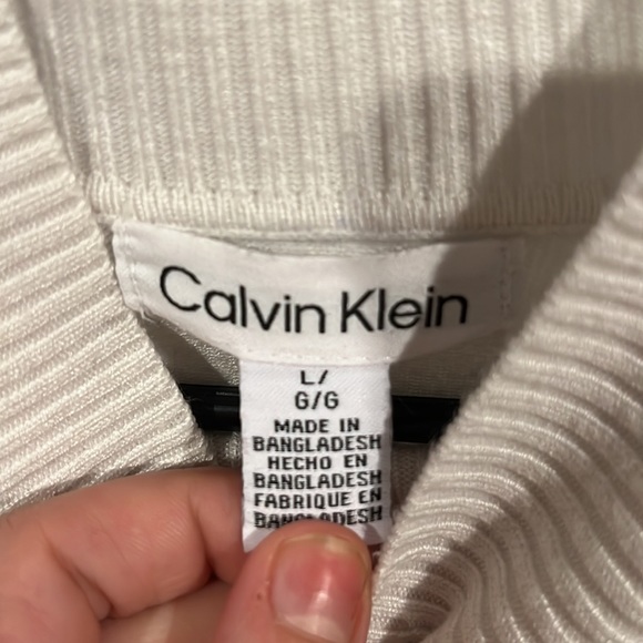 Black/White Calvin Klein Turtle Neck - Picture 3 of 3